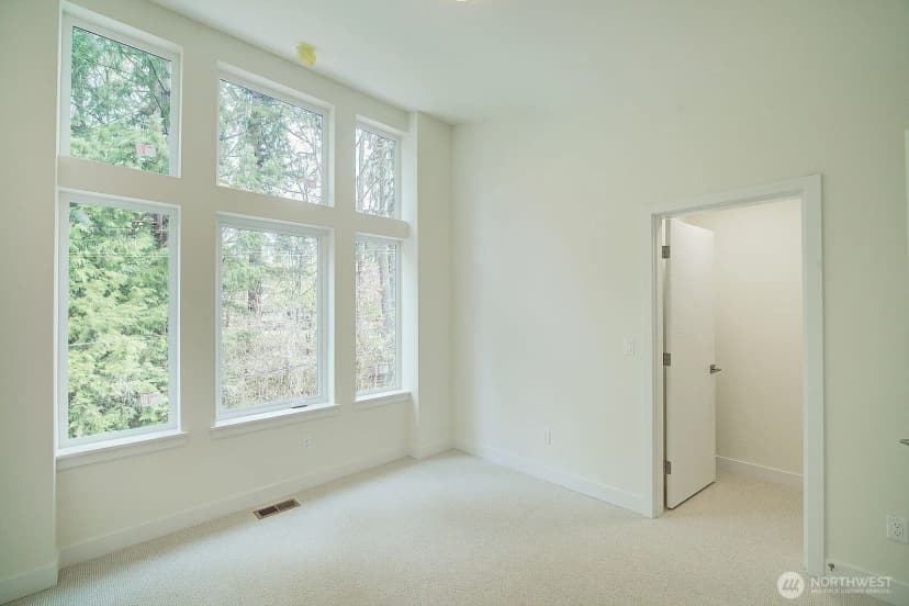 Property photo for 865 Front Street S, Issaquah photo 32