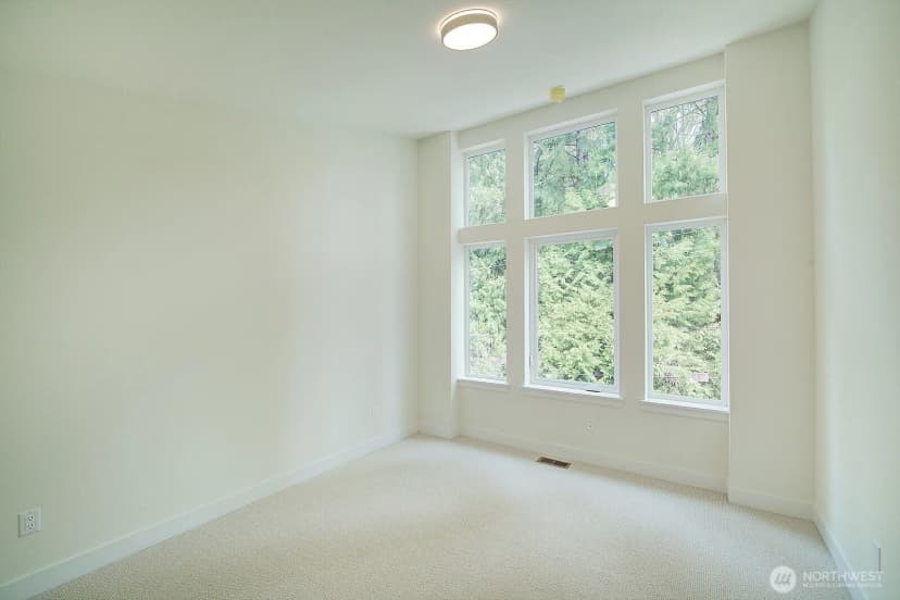 Property photo for 865 Front Street S, Issaquah photo 28