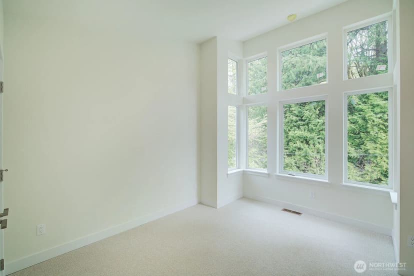 Property photo for 865 Front Street S, Issaquah photo 33