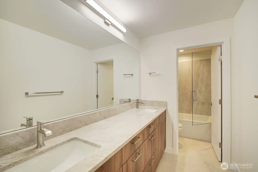 Property photo for 865 Front Street S, Issaquah photo 29