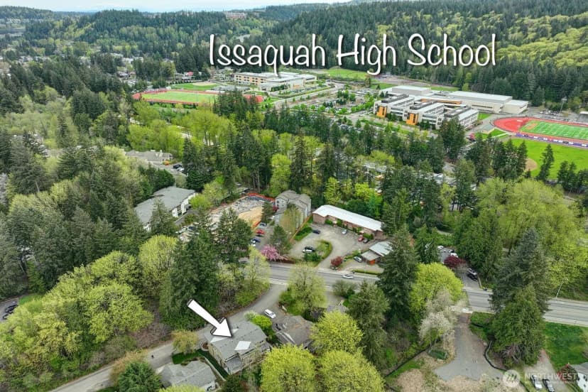 Property photo for 865 Front Street S, Issaquah photo 2