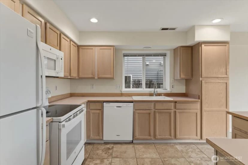 Property photo for 2305 W Woodin Ave #2e, Chelan photo 4