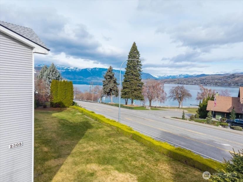 Property photo for 2305 W Woodin Ave #2e, Chelan photo 3