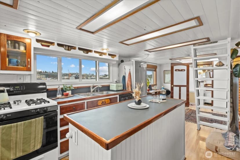 Property photo for 2706 Westlake Avenue N #01a, Seattle photo 8