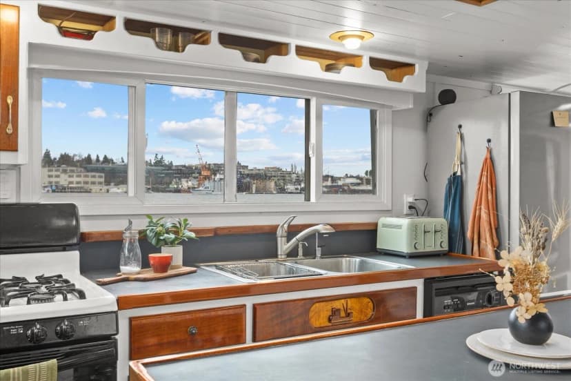 Property photo for 2706 Westlake Avenue N #01a, Seattle photo 16