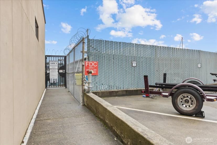Property photo for 2706 Westlake Avenue N #01a, Seattle photo 32