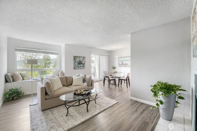 Property photo for 4100 Lake Washington Boulevard N #b102, Renton photo 3