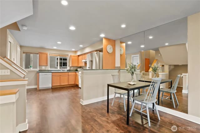 Property photo for 6342 5th Ave Ne, Seattle photo 4