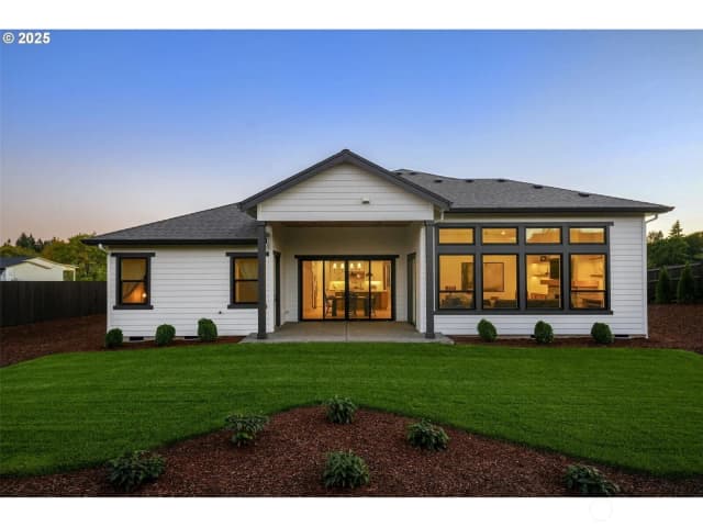 Property photo for 818 Nw 173rd Circle, Ridgefield photo 5