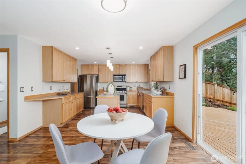 Property photo for 261 Blaine Drive Se, Renton photo 11