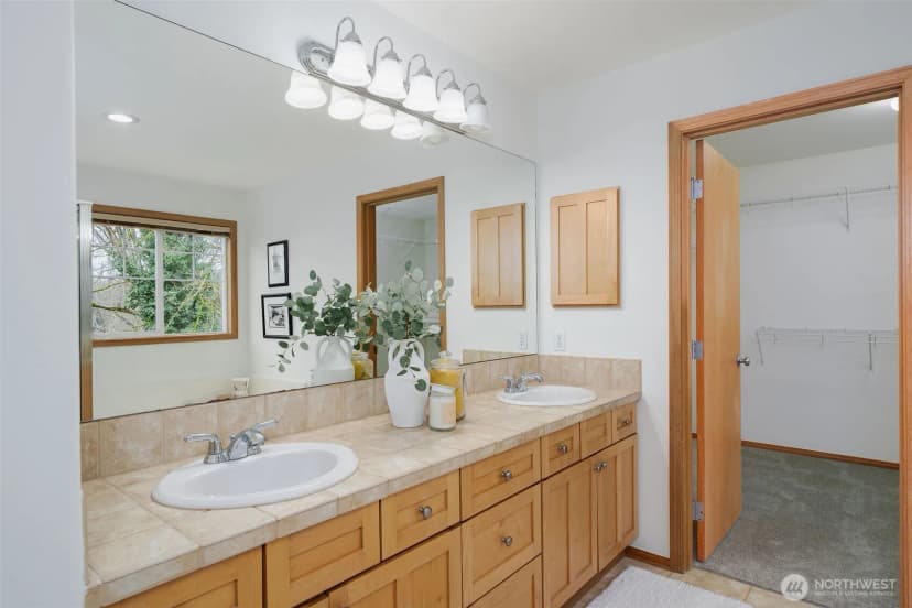 Property photo for 261 Blaine Drive Se, Renton photo 23