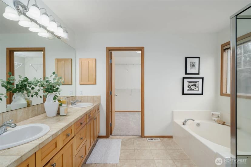 Property photo for 261 Blaine Drive Se, Renton photo 22