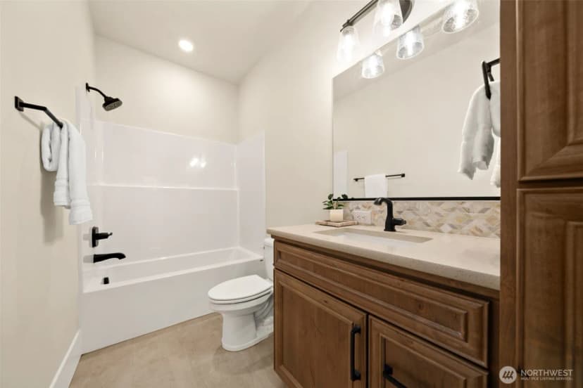 Property photo for 17104 Nw 7th Avenue, Ridgefield photo 27