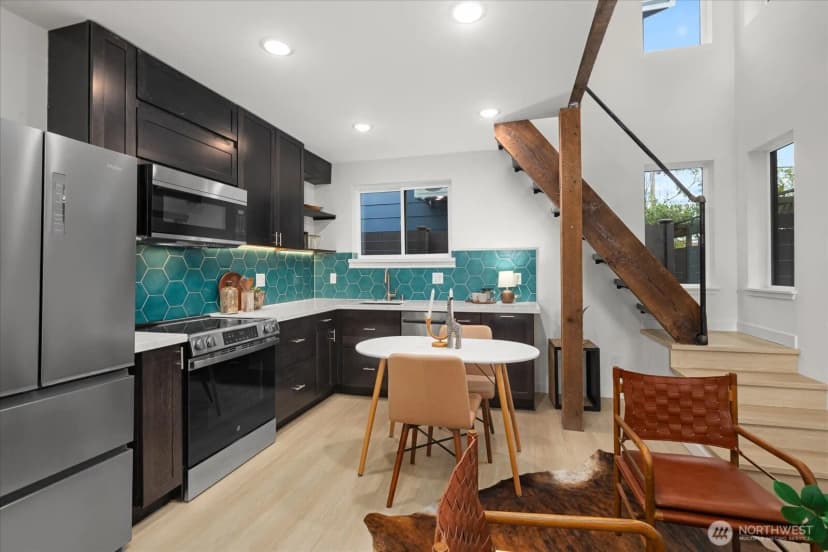 Property photo for 828 S Sullivan Street #b, Seattle photo 3