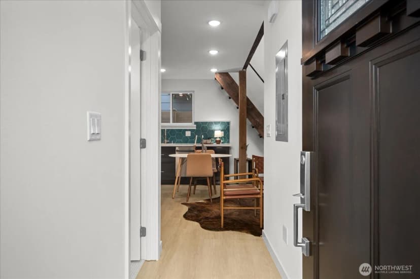 Property photo for 828 S Sullivan Street #b, Seattle photo 2