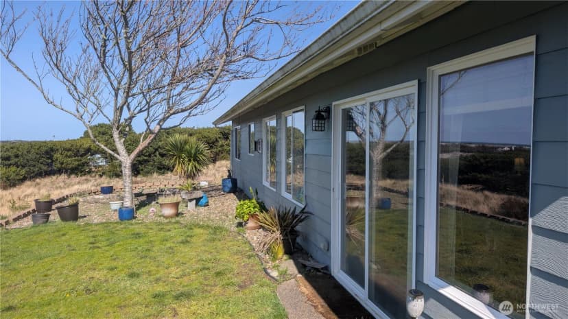Property photo for 32805 J Place, Ocean Park photo 6