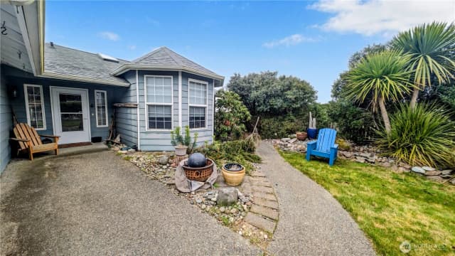 Property photo for 32805 J Place, Ocean Park photo 4