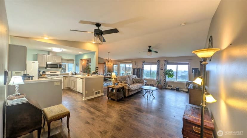 Property photo for 32805 J Place, Ocean Park photo 8