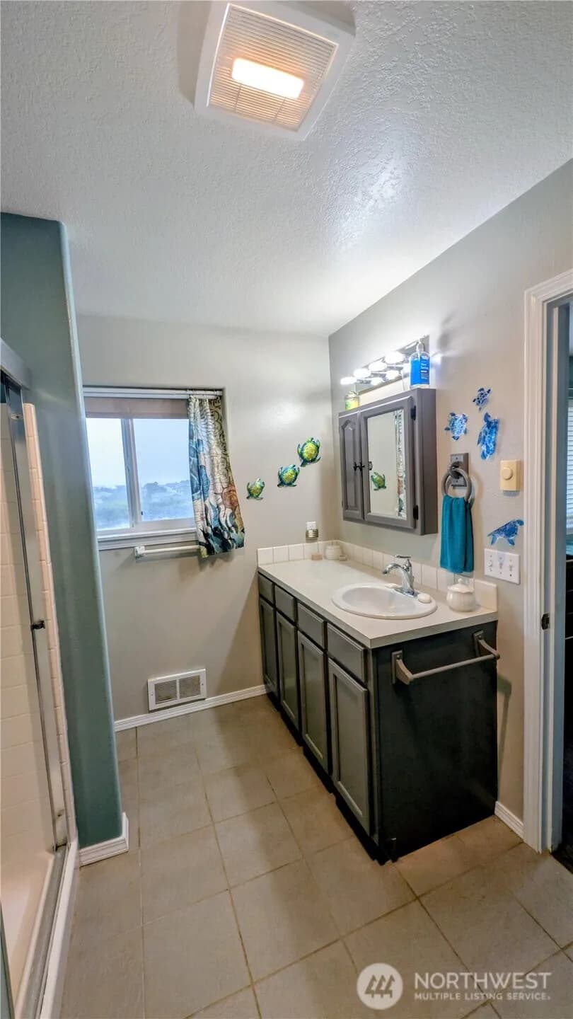 Property photo for 32805 J Place, Ocean Park photo 24