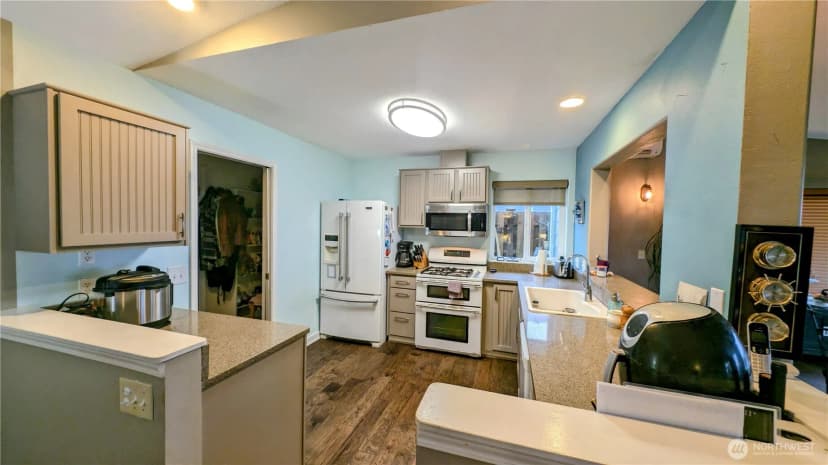 Property photo for 32805 J Place, Ocean Park photo 14
