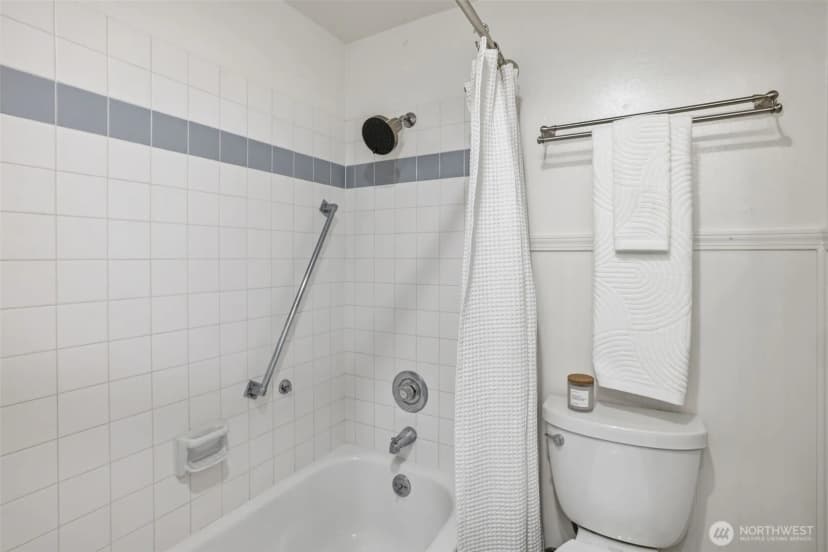 Property photo for 4530 Meridian Avenue N #s-2, Seattle photo 25