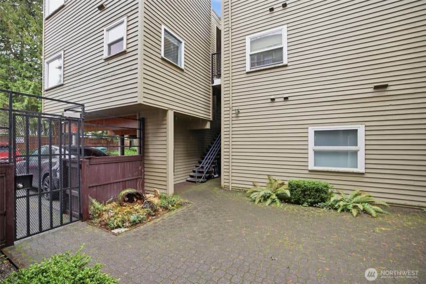 Property photo for 4530 Meridian Avenue N #s-2, Seattle photo 30