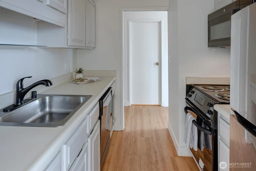 Property photo for 2201 3rd Avenue #803, Seattle photo 10