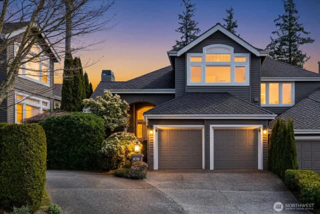 Property photo for 11617 E Oakmont Drive, Mukilteo photo 2