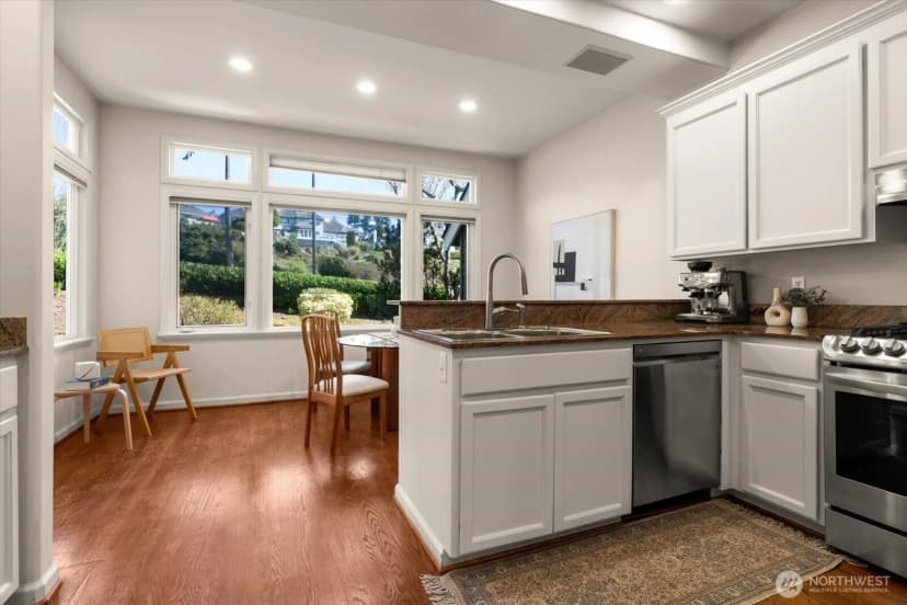 Property photo for 11617 E Oakmont Drive, Mukilteo photo 12