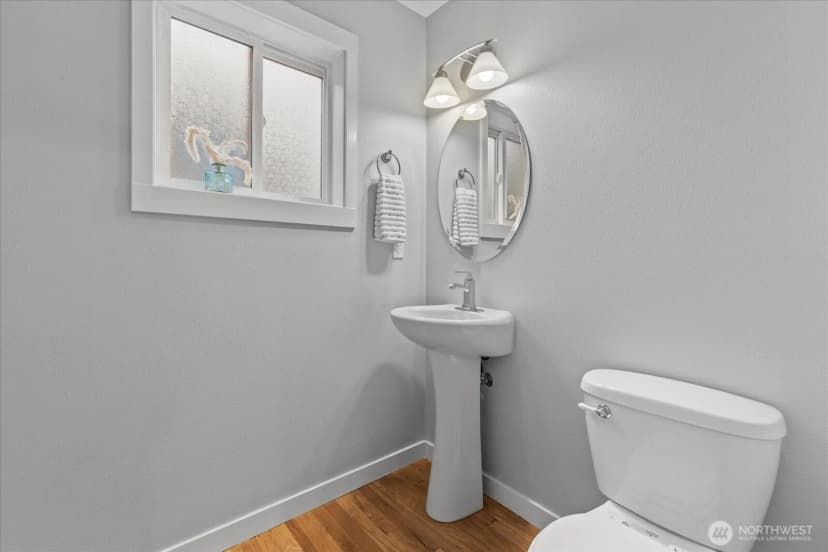 Property photo for 930 N 96th Street, Seattle photo 19