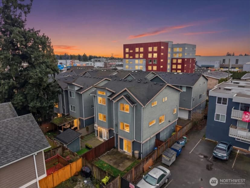 Property photo for 930 N 96th Street, Seattle photo 28