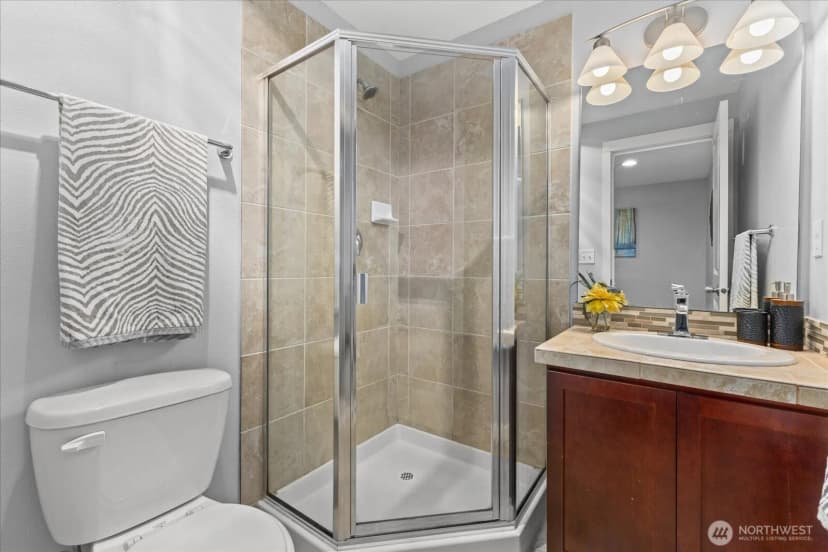 Property photo for 930 N 96th Street, Seattle photo 18