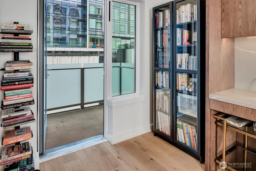 Property photo for 121 Stewart Street #504, Seattle photo 12