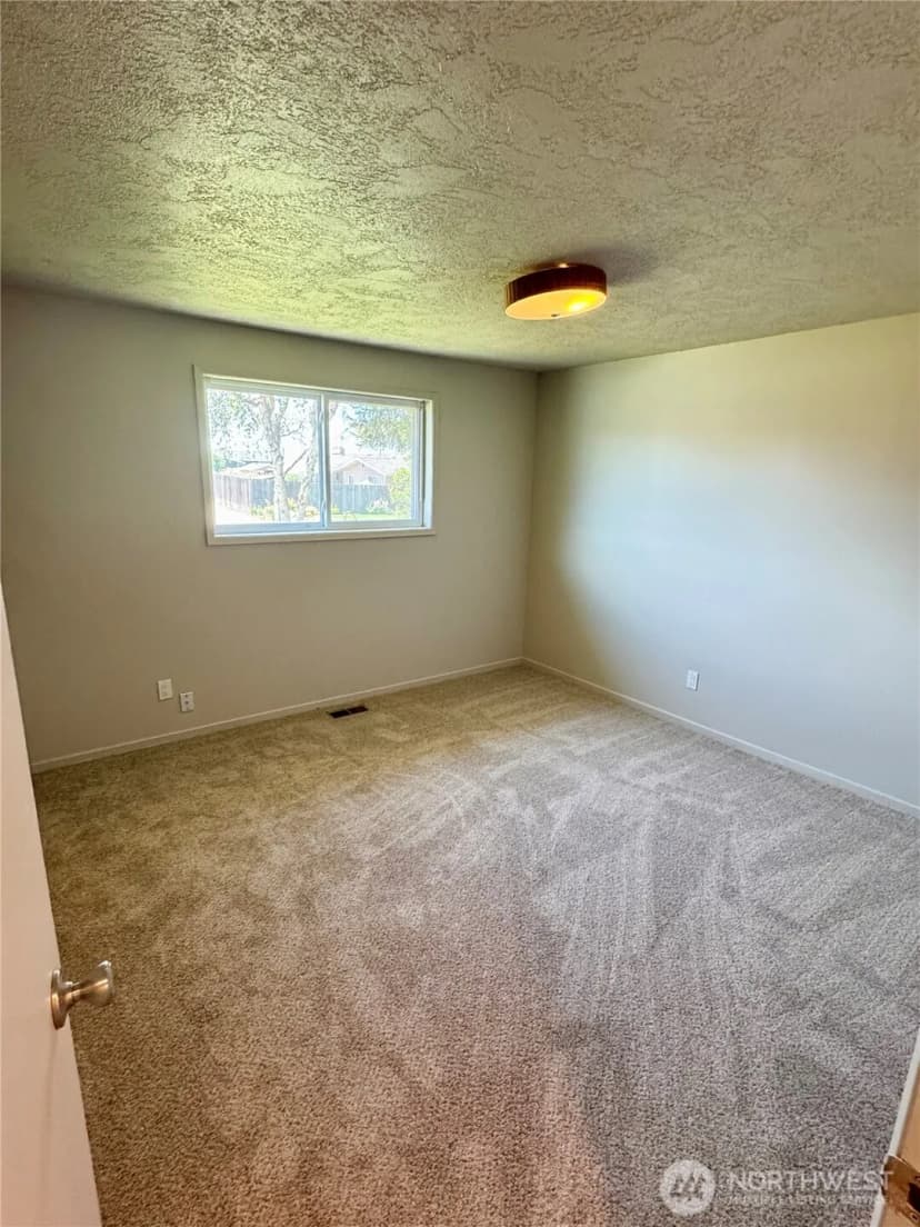 Property photo for 915 E Elsinore Street, Othello photo 29