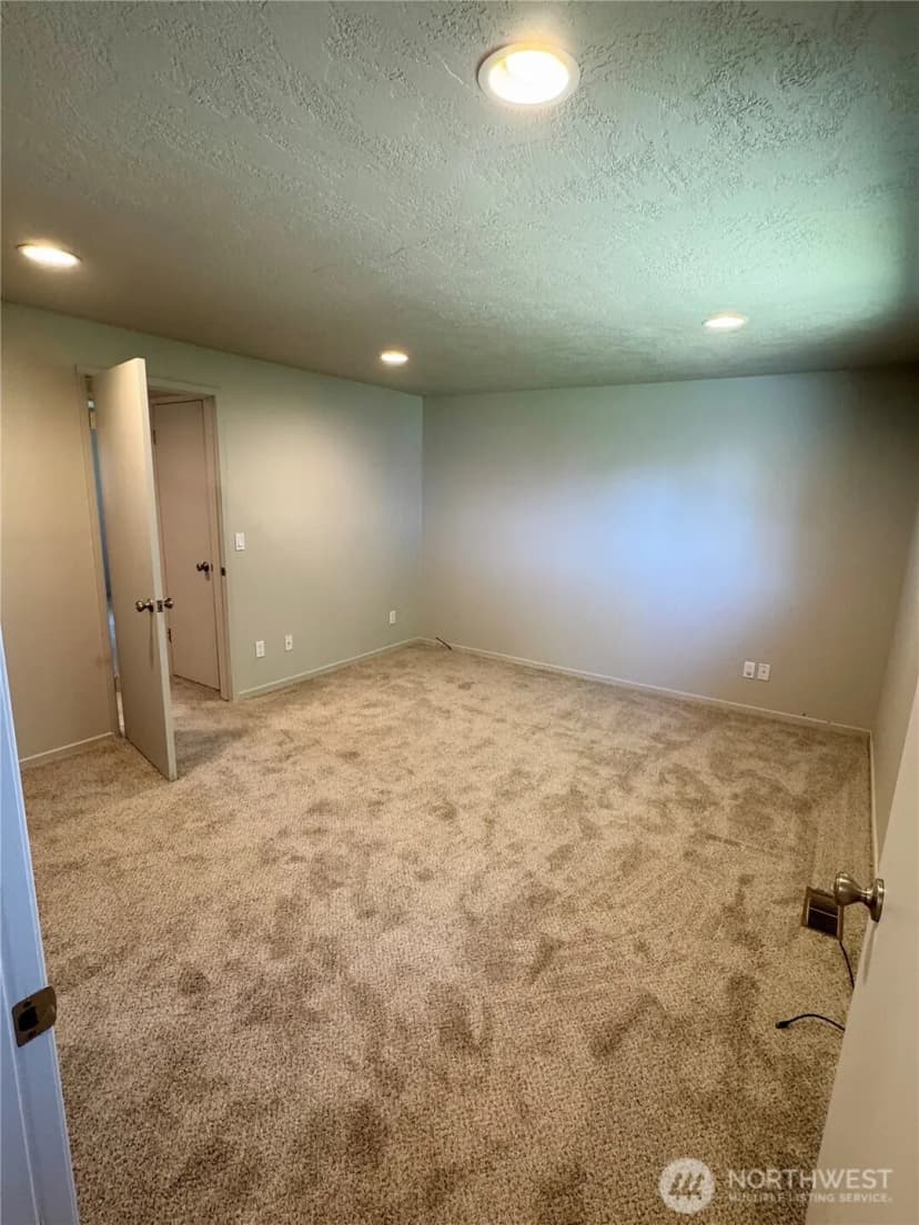 Property photo for 915 E Elsinore Street, Othello photo 31