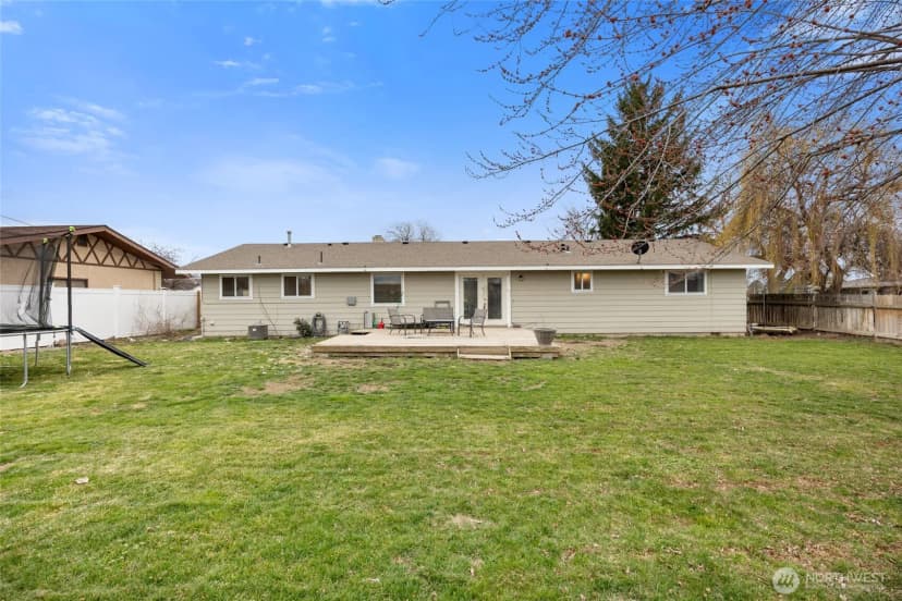 Property photo for 915 E Elsinore Street, Othello photo 26