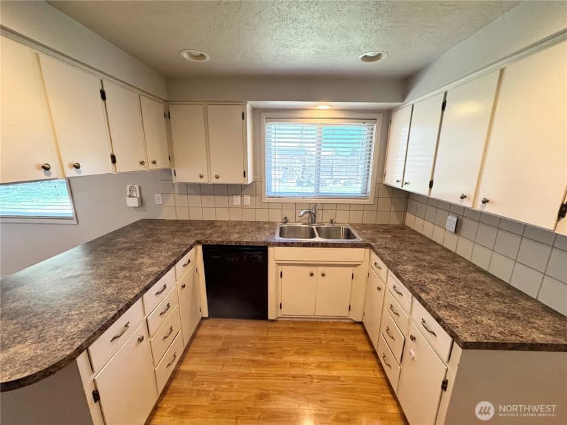 Property photo for 915 E Elsinore Street, Othello photo 10