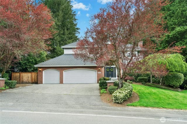 Property photo for 12837 197th Place Ne, Woodinville photo 2