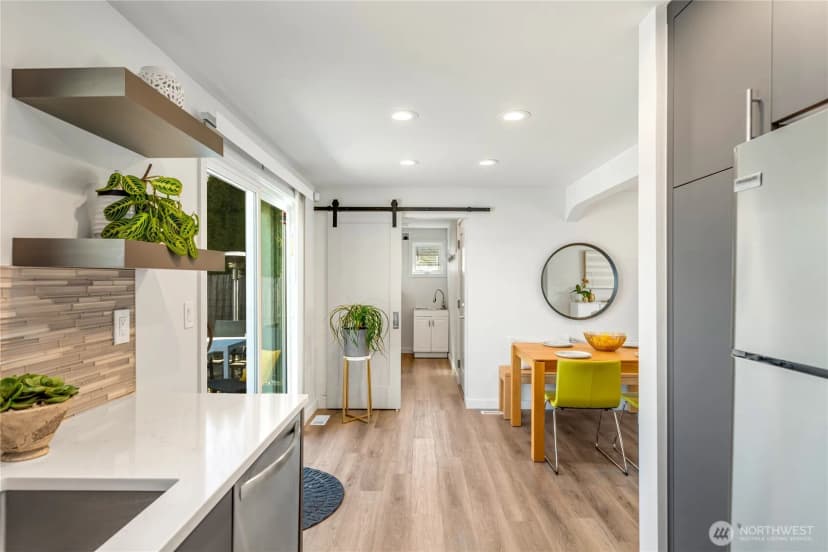 Property photo for 9240 30th Avenue Sw, Seattle photo 12