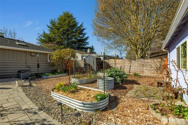 Property photo for 9240 30th Avenue Sw, Seattle photo 3