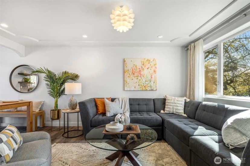 Property photo for 9240 30th Avenue Sw, Seattle photo 6