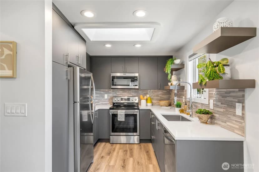 Property photo for 9240 30th Avenue Sw, Seattle photo 10