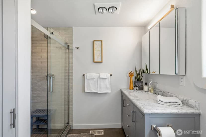 Property photo for 9240 30th Avenue Sw, Seattle photo 16