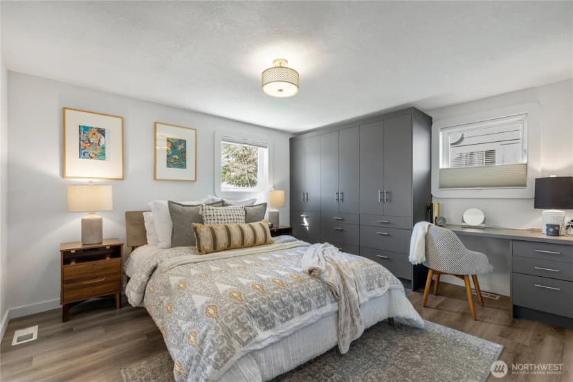 Property photo for 9240 30th Avenue Sw, Seattle photo 13