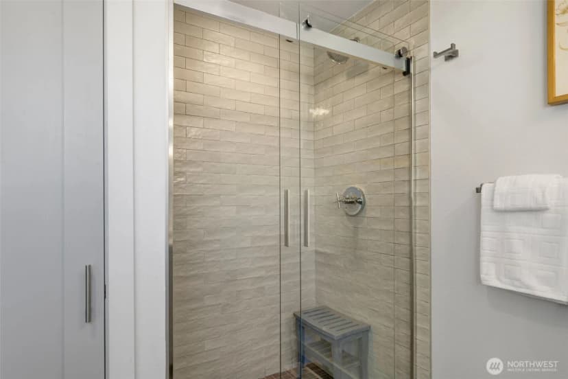 Property photo for 9240 30th Avenue Sw, Seattle photo 17