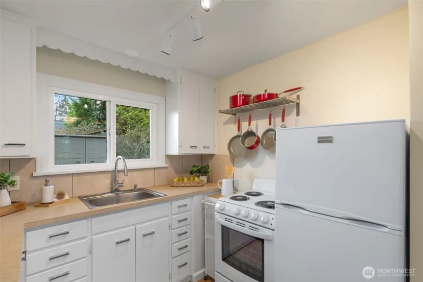 Property photo for 2223 S 124th Street, Burien photo 35