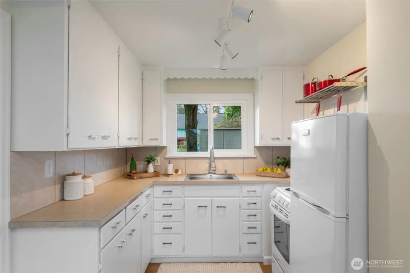 Property photo for 2223 S 124th Street, Burien photo 34