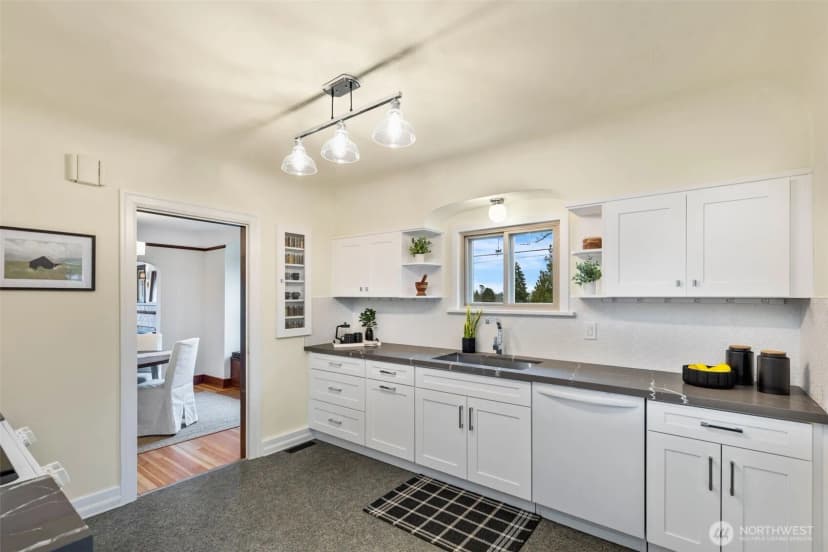 Property photo for 2223 S 124th Street, Burien photo 9