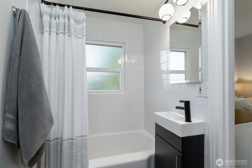 Property photo for 2223 S 124th Street, Burien photo 31