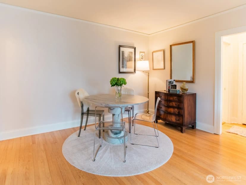 Property photo for 5810 Ne Cowen Place #305, Seattle photo 11